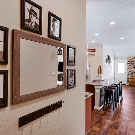 Speakeasy - A Birdy Vacation Rental San Antonio Exterior photo
