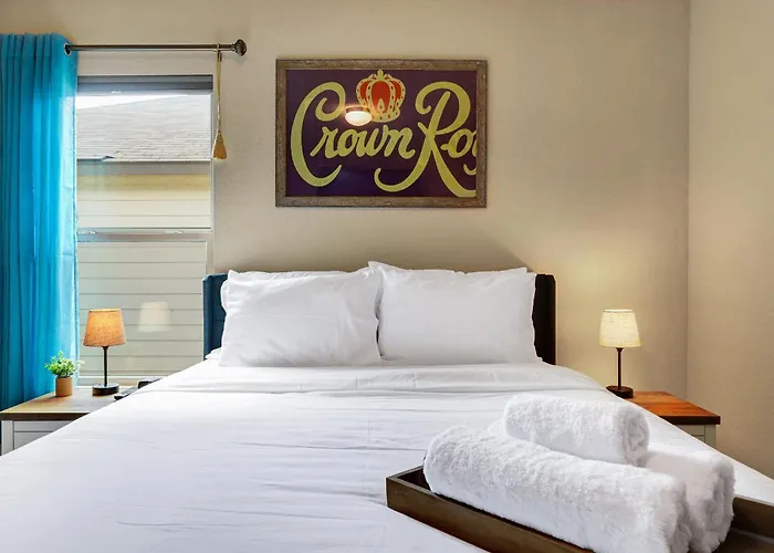 Speakeasy - A Birdy Vacation Rental