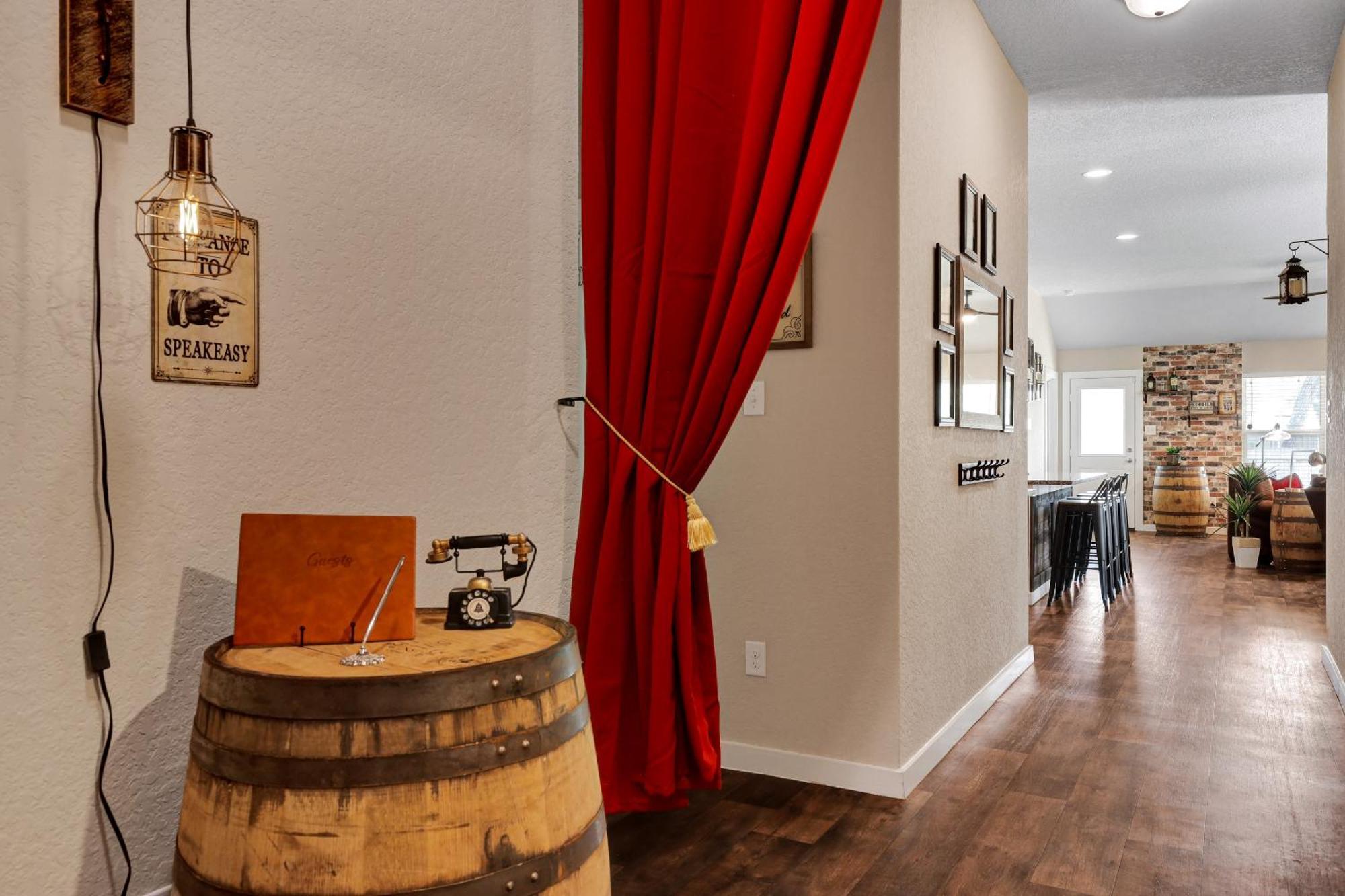 Speakeasy - A Birdy Vacation Holiday home *